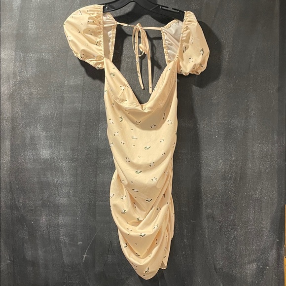 Zaful Dresses & Skirts - Zaful Cream Backless floral Puff Sleeve Dress. #cottagecore spring style sz sm